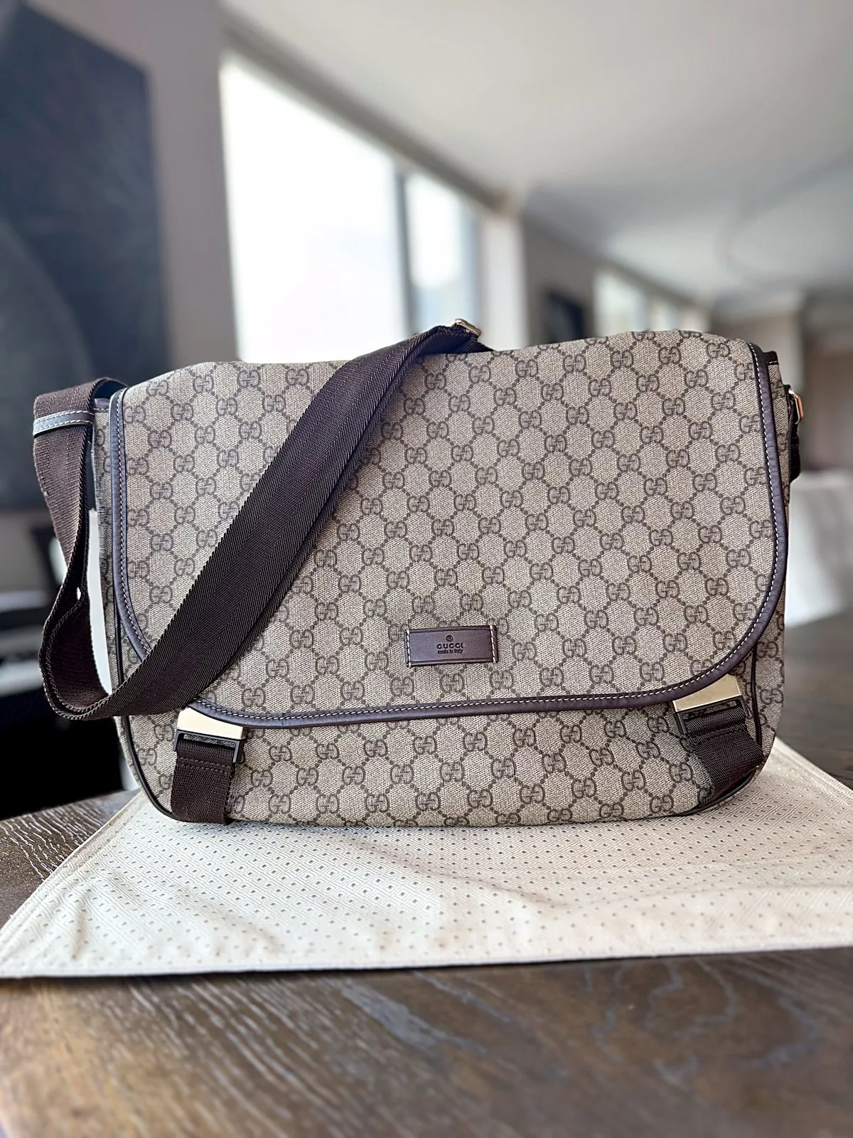 Gucci GG Supreme Canvas Large Messenger Crossbody Bag Brown Leather Trim