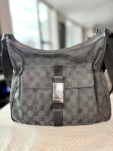 Gucci Black GG Canvas Shoulder Bag Silver Hardware Zip Closure