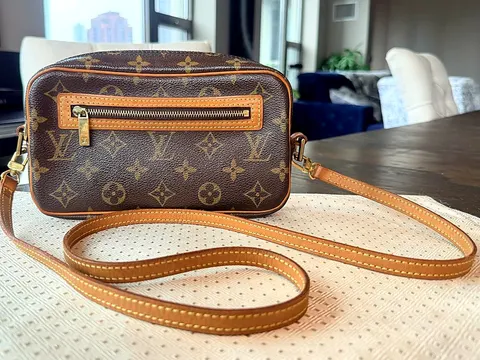 Louis Vuitton Monogram Canvas Camera Crossbody Bag Brown Gold Hardware