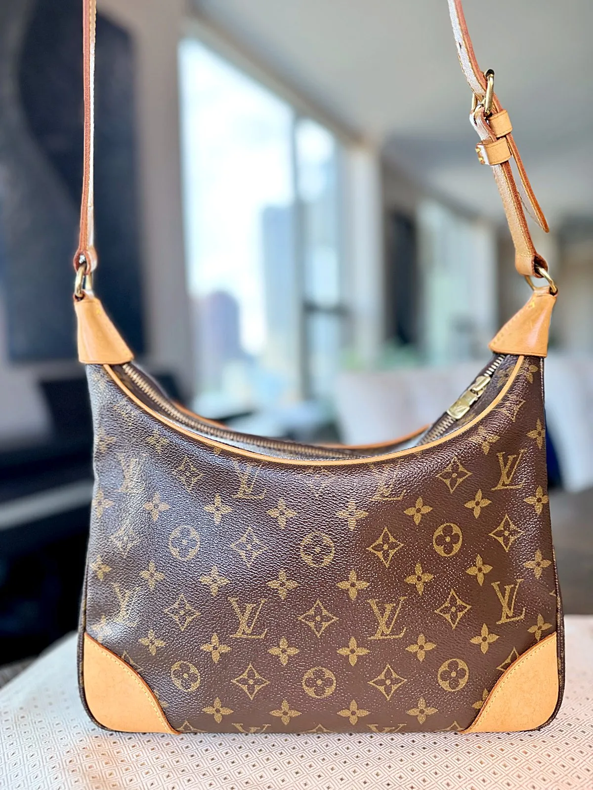 Louis Vuitton Boulogne Monogram Authentic Brown Shoulder Bag