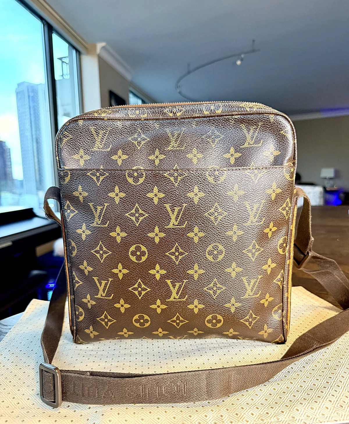Louis Vuitton LV Vuitton Trotteur Beaubourg Unisex crossbody Messenger Bag